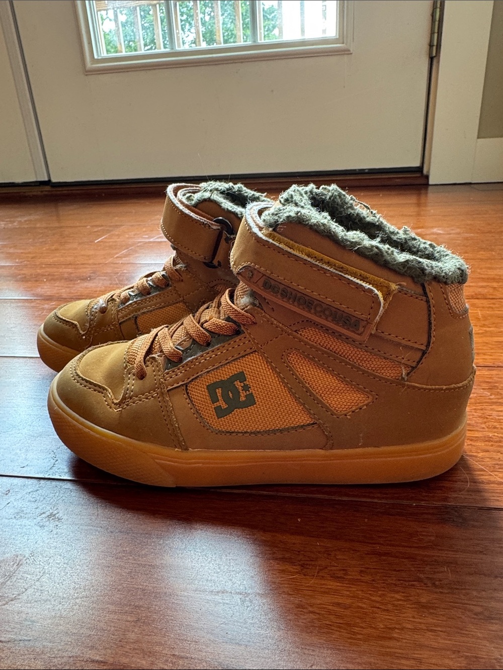 DC Kids Tan High-Top Boots lined